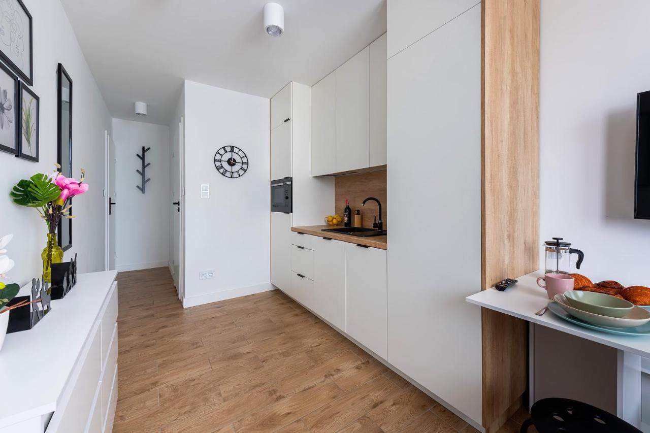 Sliska 3 - Studio - 100M Od Zlotych Tarasow Oraz 200M Od Dworca Centralnego, Piekny Widok Na Panorame Warszawy - Wifi - Smart Tv 55 Cali - Better Rental Warschau Exterior foto